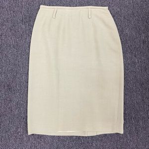 WOMEN’S SKIRT WITH BELT LOOPS. EXCELLENT CONDITION